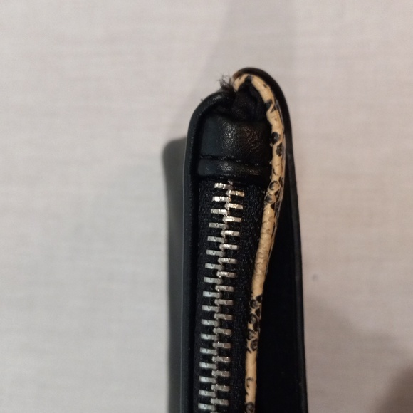 Wristlet Envelope Clutch - Picture 9 of 10